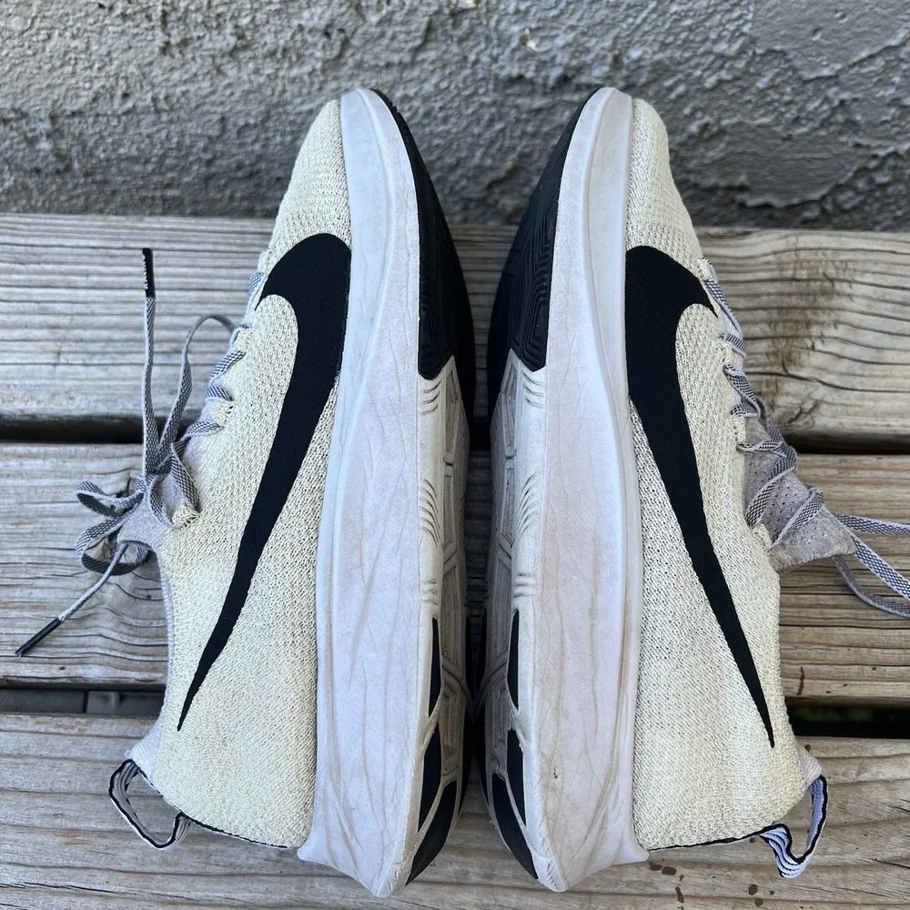 Nike Shoes Women Size 7.5 Zoom Fly Flyknit White/Black AR4562-101